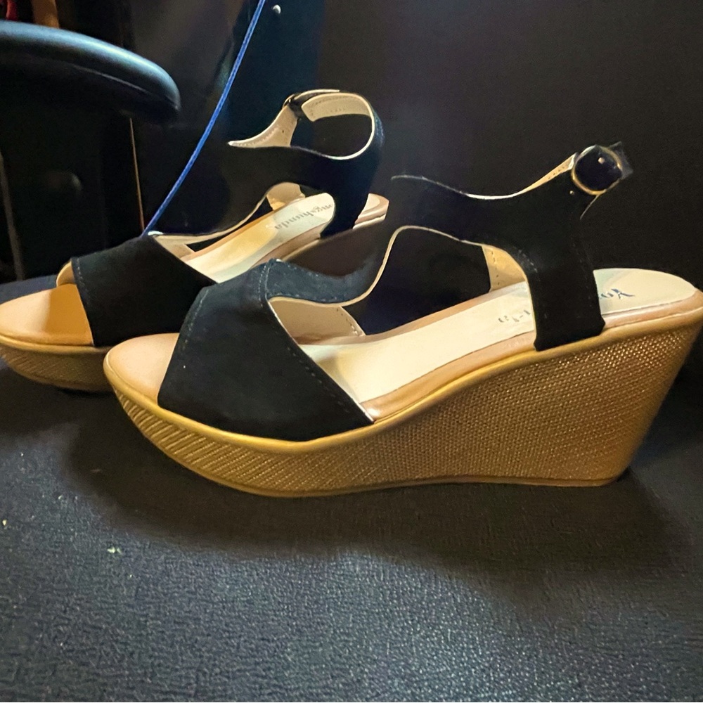 ‼️Brand New Never Worn‼️ Black Strap Buckle Wedges